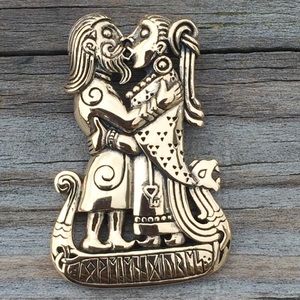 Viking Kiss Pendant Norse Nordic Love Amulet Bronze Lovers